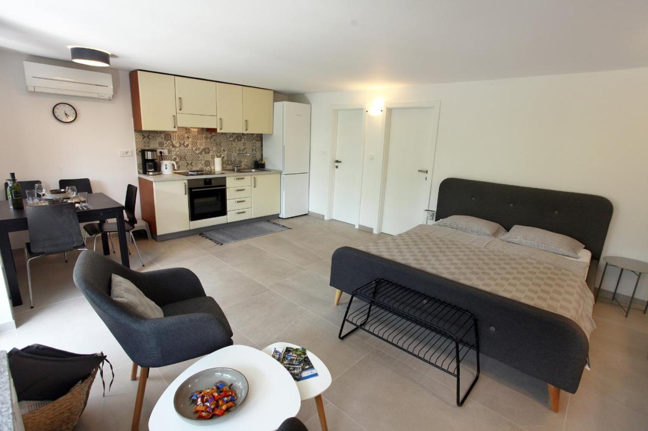 Modern Apartment Parenzana Izma ポルトローシュ エクステリア 写真